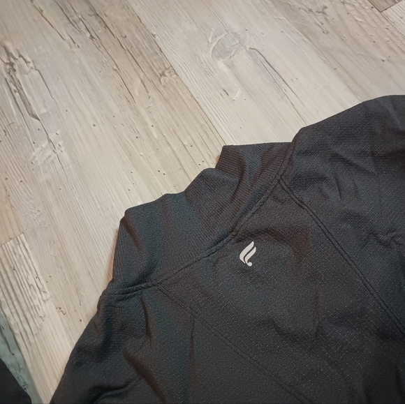 Fabletics Top - Picture 5 of 5